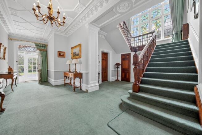 5 bed Detached for sale Image 9