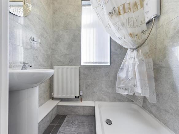 2 bed Flat for sale Image 10