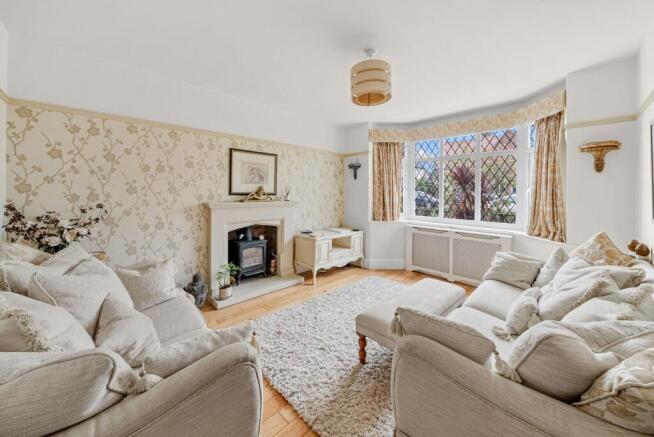 4 bed House for sale Image 4