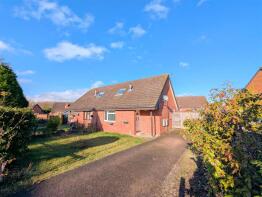 25, Field Grove View, Hereford HR1 1AW