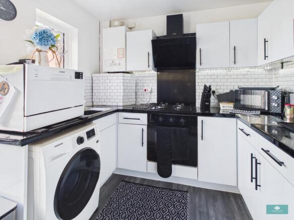 2 bed Semi-Detached for sale Image 5