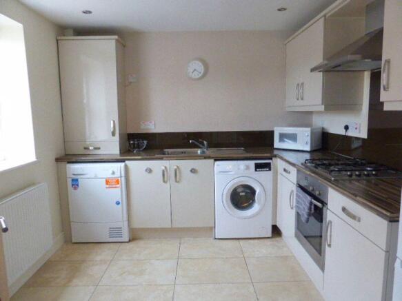 2 bed Flat to rent Image 4