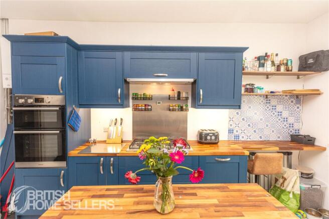 6 bed Terraced for sale Image 2