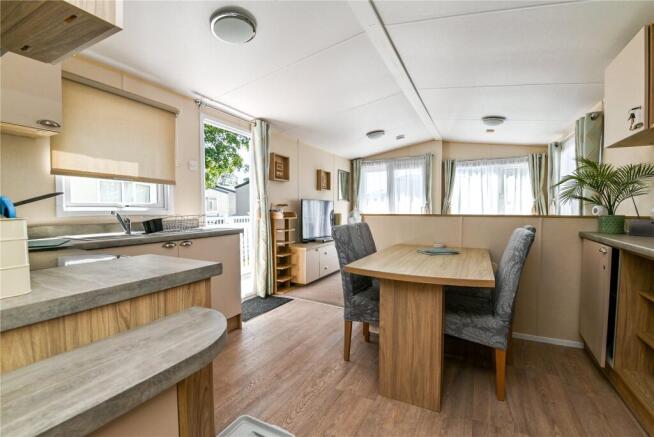 Rowan, Hoburne Bashley Holiday Park, New Milton, Hampshire, BH25 photo 4
