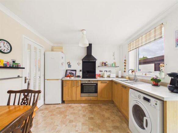 3 bed Semi-Detached for sale Image 5
