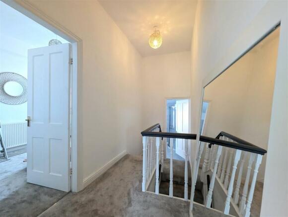 2 bed Terraced for sale Image 9