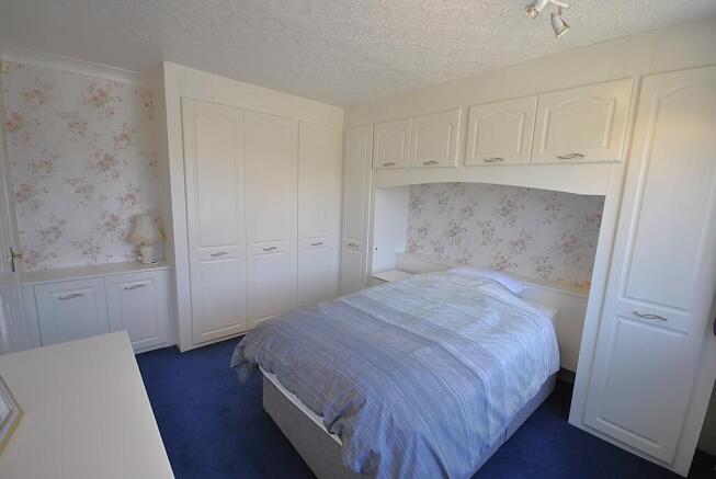 3 bed Semi-Detached Bungalow for sale Image 12