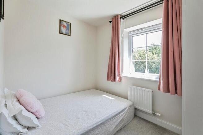 4 bed Detached for sale Image 12