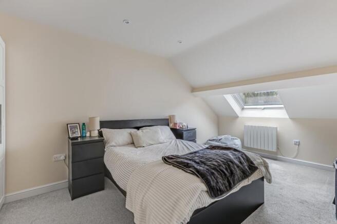 3 bed Flat to rent Image 9