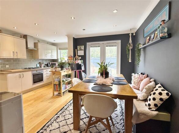 Hainault Drive, Verwood, Dorset, BH31 photo 4
