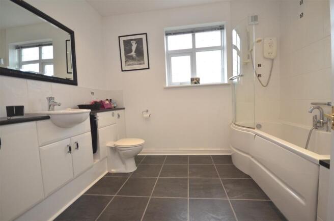 Master En-Suite