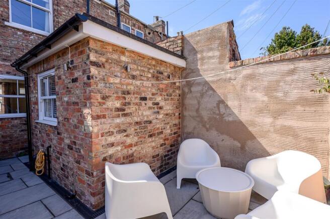 2 bed Terraced for sale Image 9