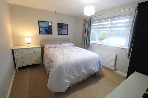R Bed 2.jpg