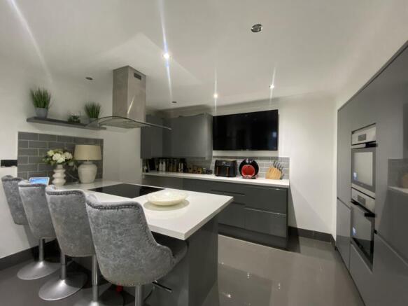 kitchen/breakfast room