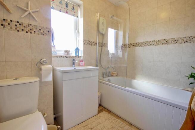 4 bed Detached for sale Image 10