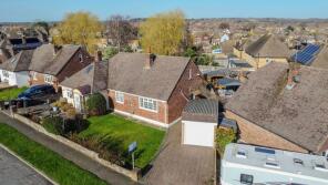 24, Harebeating Crescent, Hailsham BN27 1JH