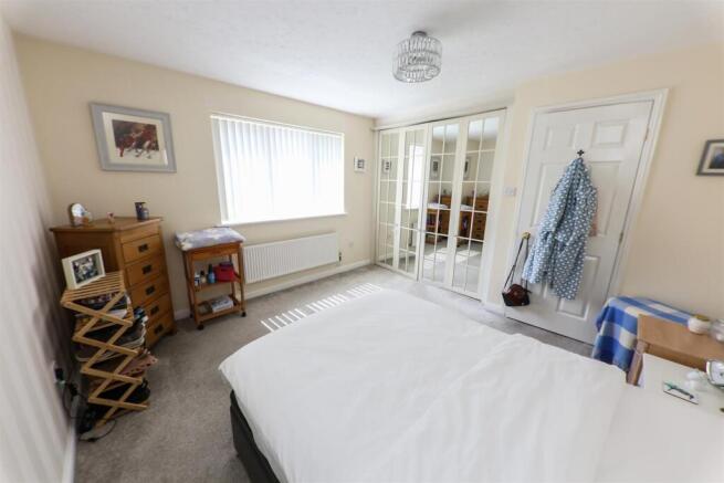 2 bed Apartment for sale Image 9