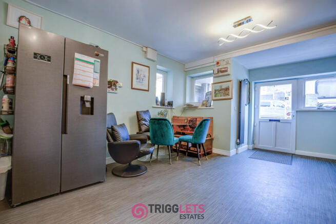 4 bed Detached for sale Image 4