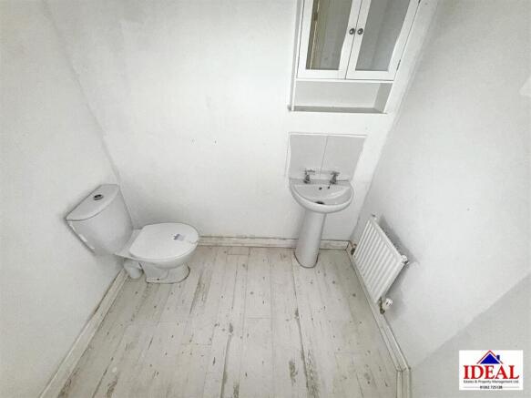 3 bed Semi-Detached for sale Image 11