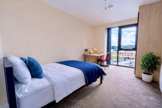 3 bed Apartment to rent Image 7
