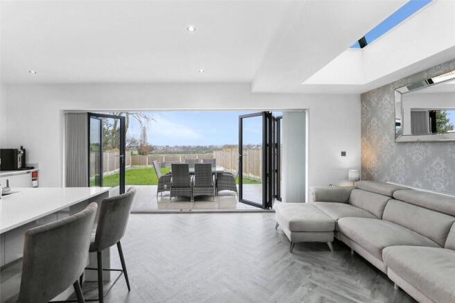 4 bed Semi-Detached for sale Image 7