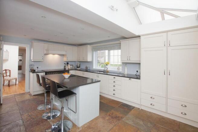 7 ELM CLOSE - PHOTO E.jpg