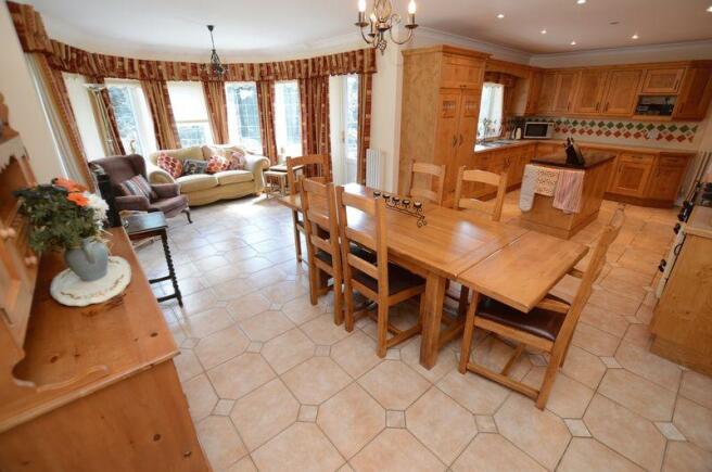 Open plan fami...
