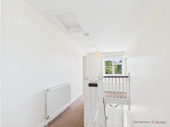 4 bed House to rent Image 9