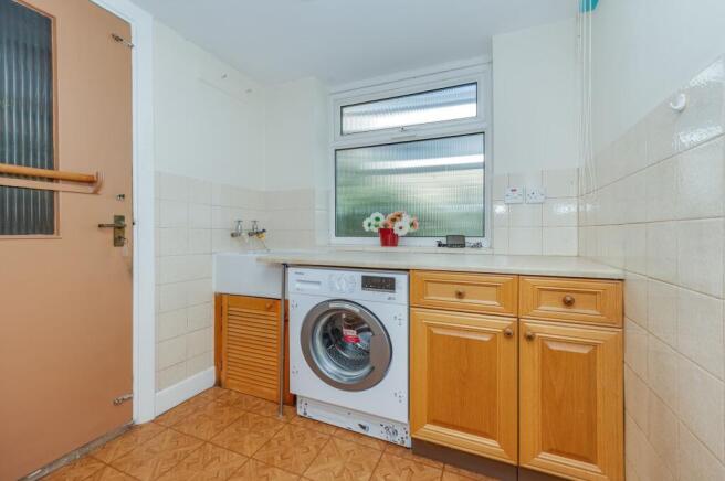 4 bed Detached for sale Image 8