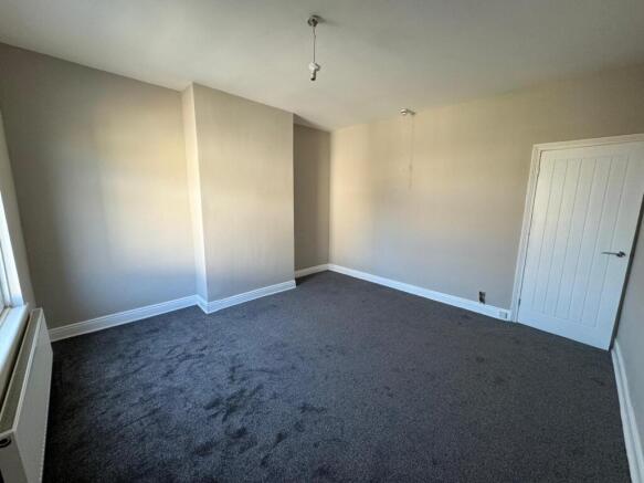 2 bed Terraced to rent Image 12
