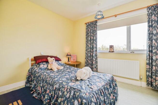 3 bed Semi-Detached for sale Image 12