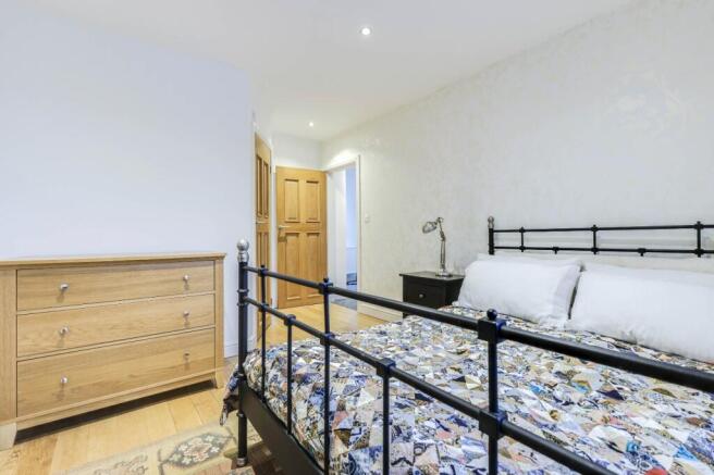 2 bed Flat for sale Image 6