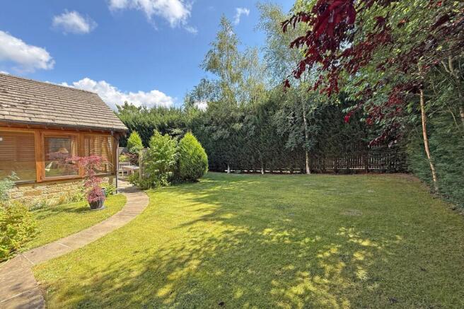 6 bed Detached for sale Image 4