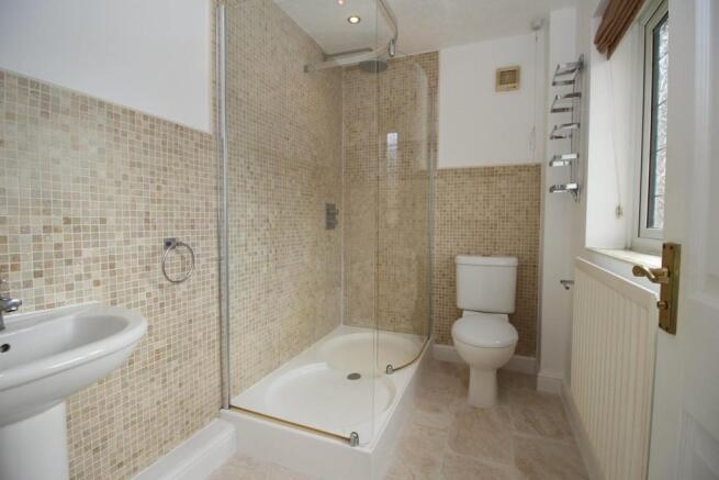 En-suite to Master 