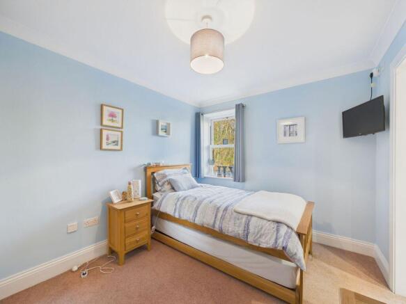 2 bed Apartment for sale Image 6