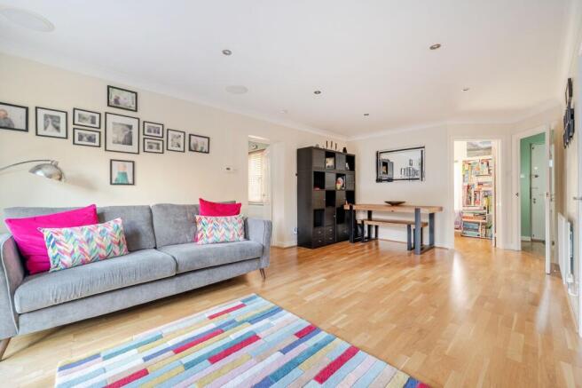 Sitting Room / Dining Room