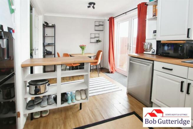 FITTED KITCHEN / DINING ROOM