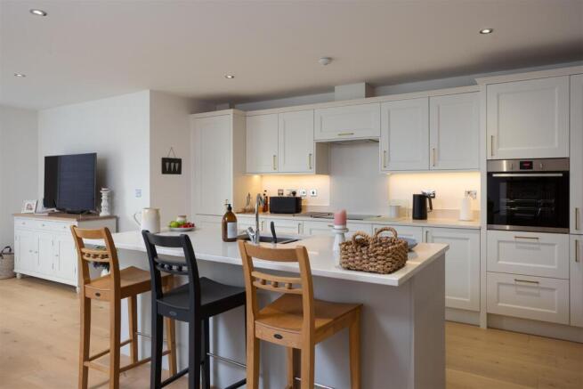 3 bed House for sale Image 5