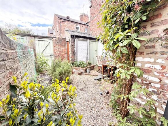 2 bed Terraced for sale Image 10