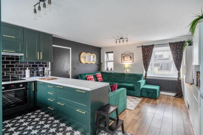 Open Plan Lounge / Kitchen / Dining