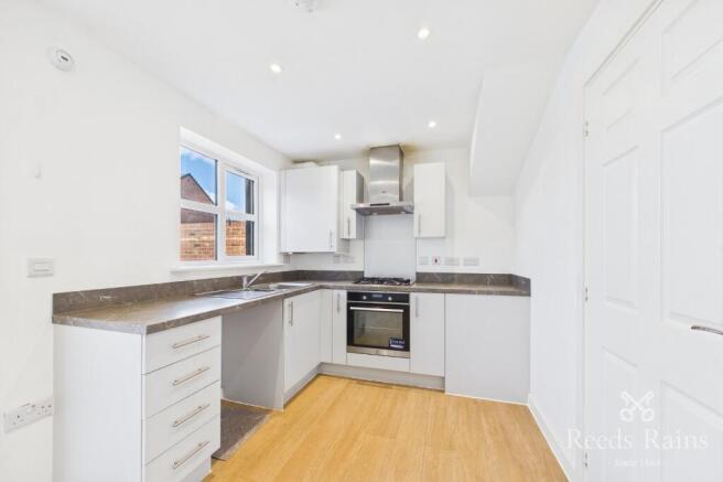 2 bed Semi-Detached for sale Image 6