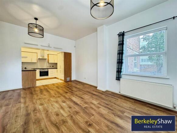 Open plan kitchen diner/living