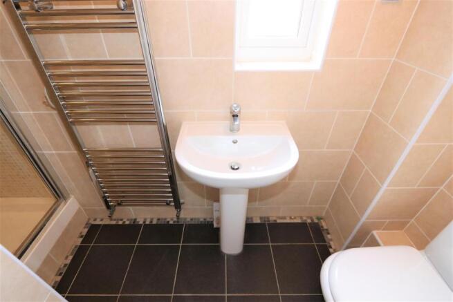 EN SUITE SHOWER ROOM