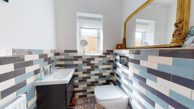 CLOAKROOM / WC