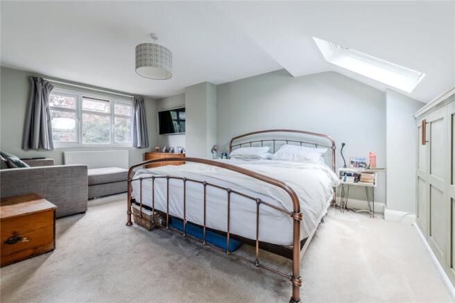 4 bed Semi-Detached for sale Image 5