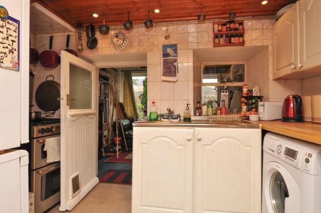 Photo 10