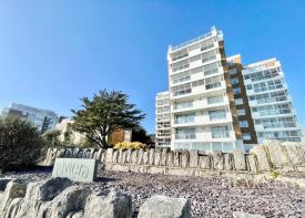 18, 63 Riviera, Grove Road, Bournemouth BH1 3AE