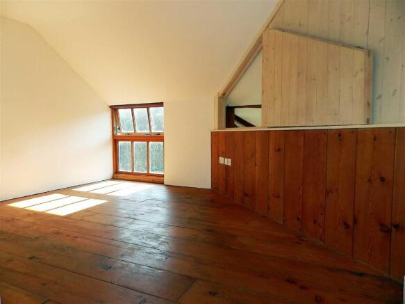BEDROOM 2