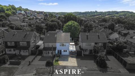 ** Chain Free ** Kale Road, Benfleet, SS7