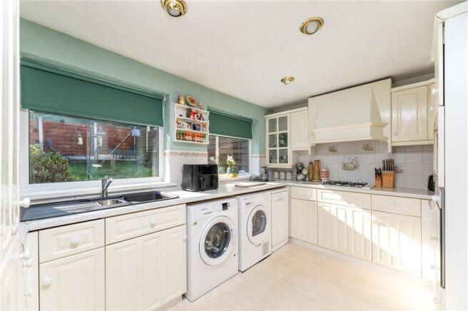 3 bed Semi-Detached for sale Image 8